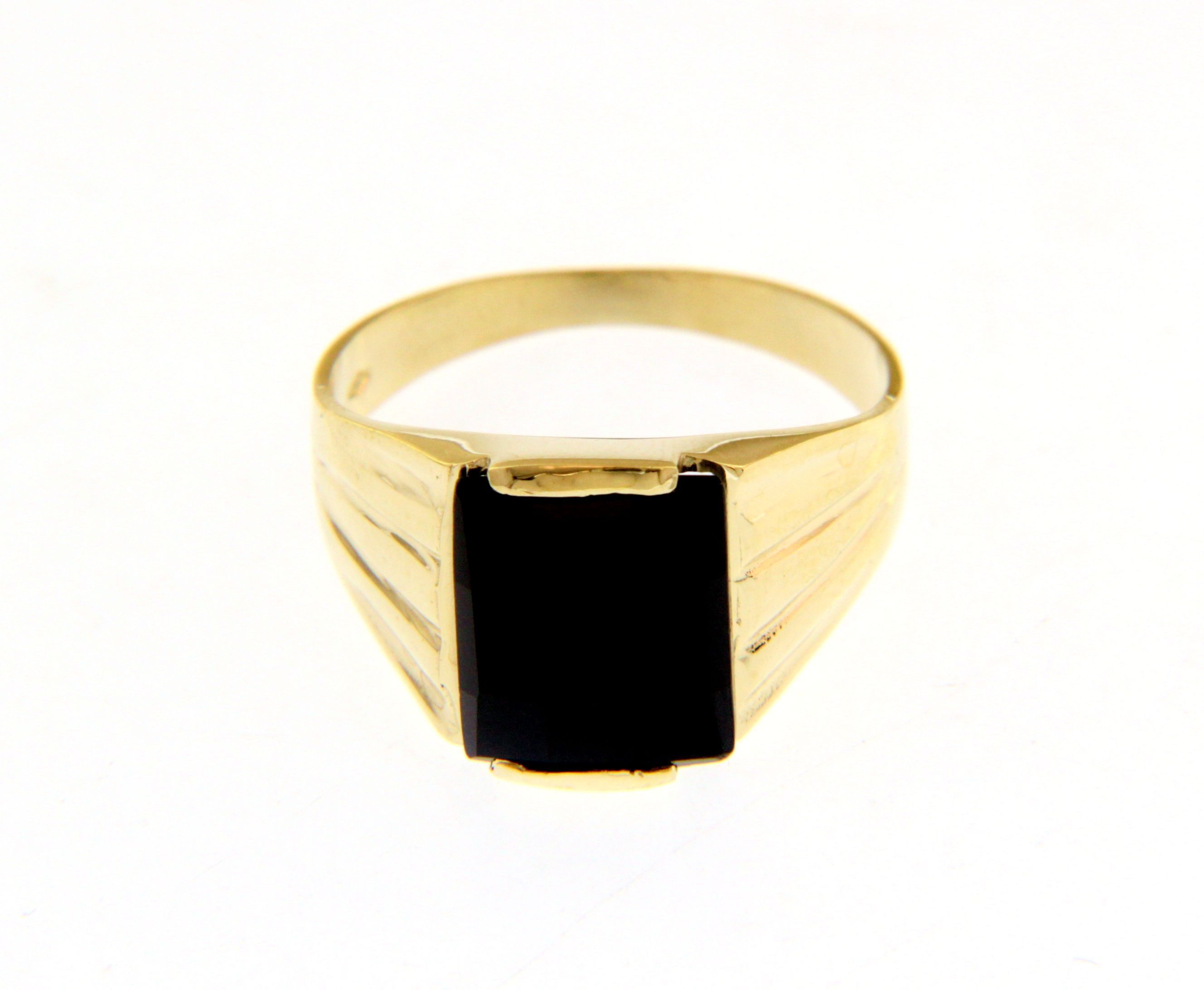 Golden ring k9 with onyx (code S226647)